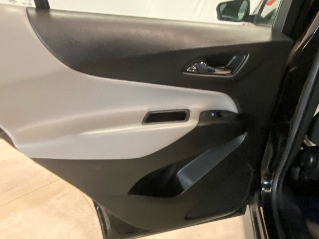 Used 2021 Chevrolet Equinox LS image 21