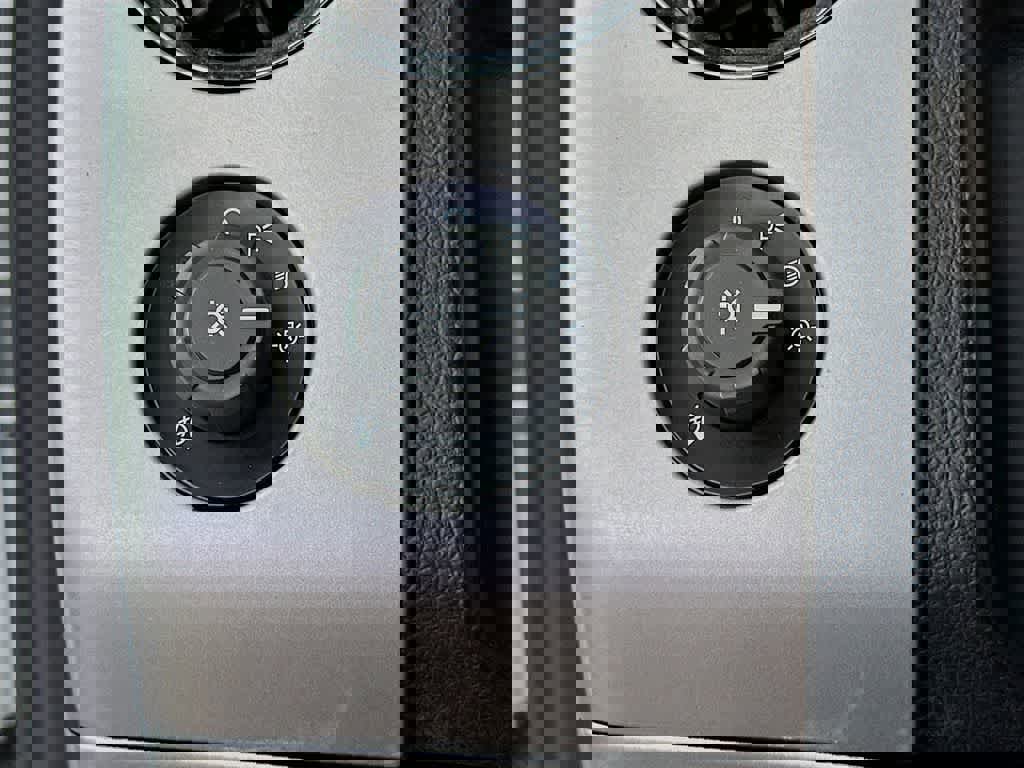 Used 2017 Ford Expedition XLT image 27