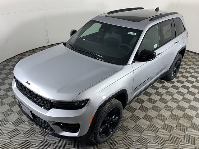 New 2025 Jeep Grand Cherokee Limited w/ Luxury Tech Group II image 7