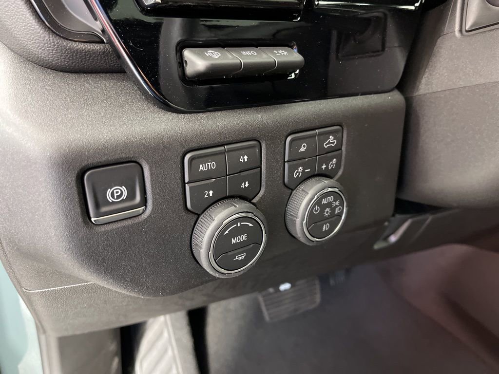 New 2026 Chevrolet Silverado 2500 ZR2 image 30