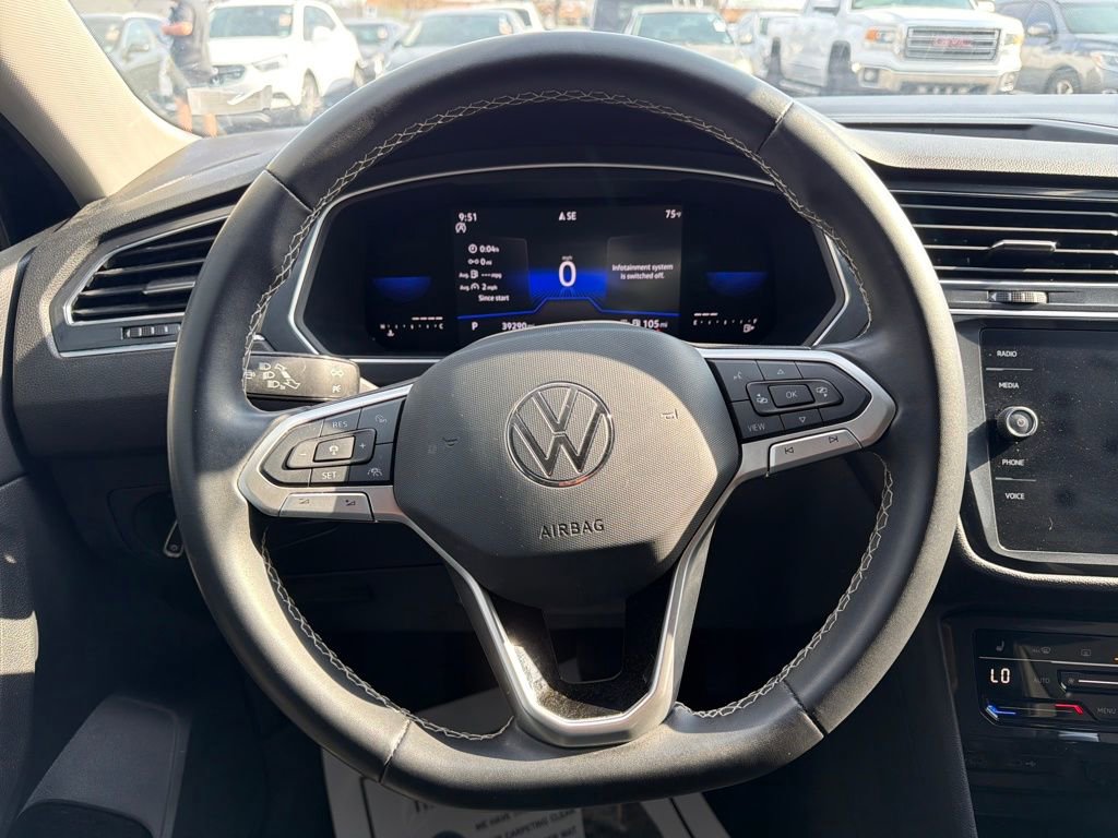 Used 2023 Volkswagen Tiguan SE image 17