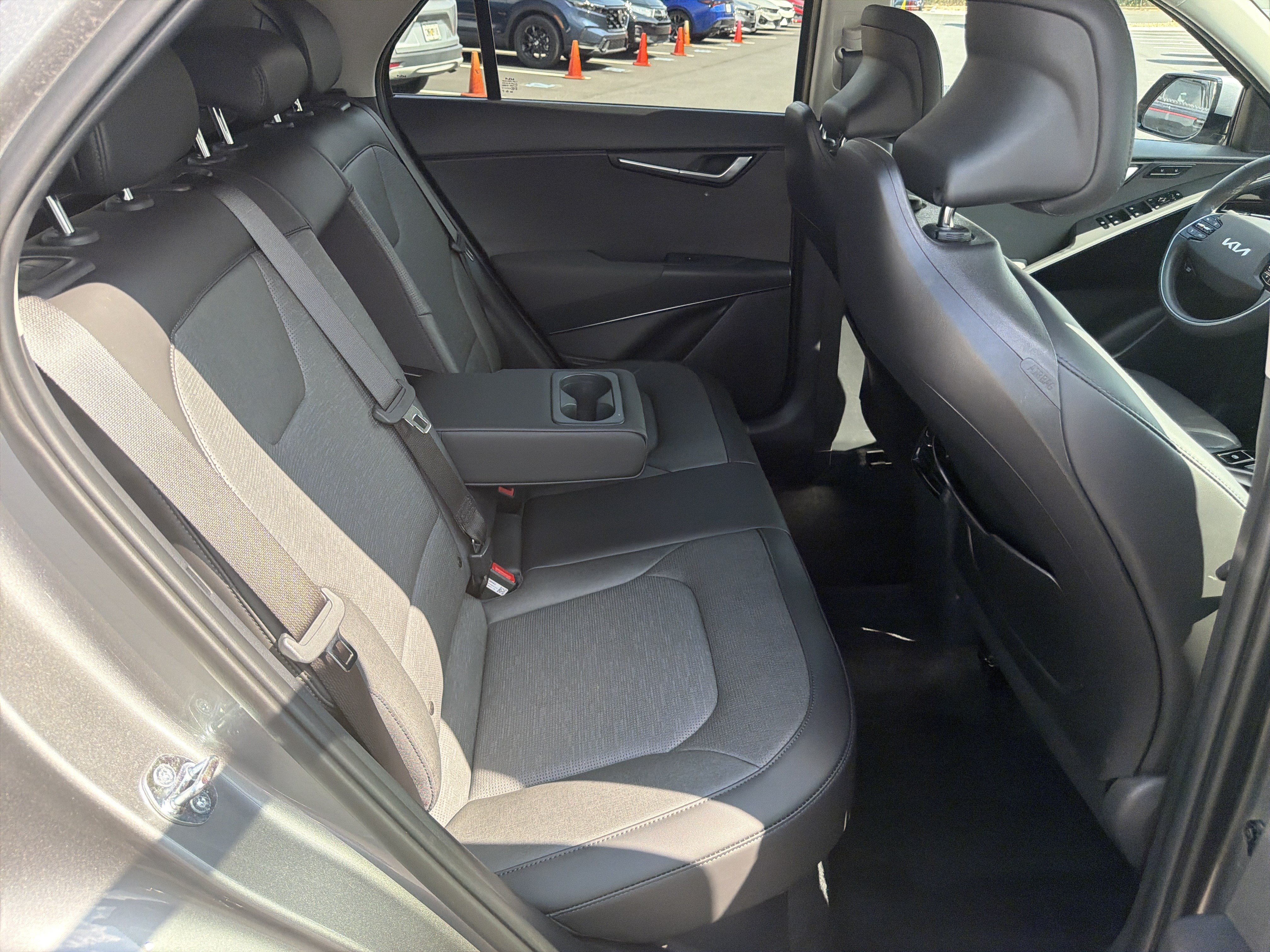 Certified 2025 Kia Niro FWD image 15