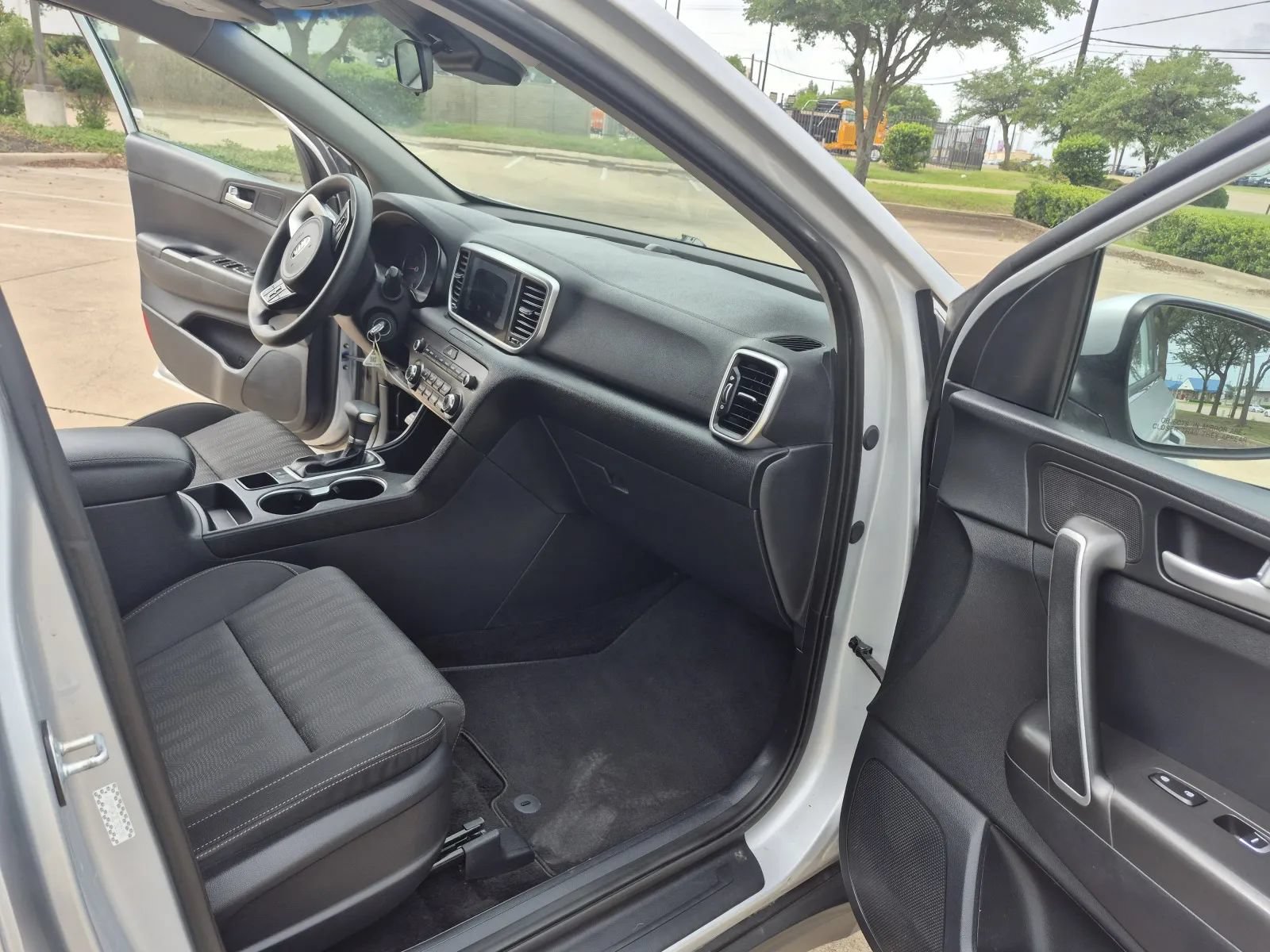 Used 2020 Kia Sportage LX FWD image 16