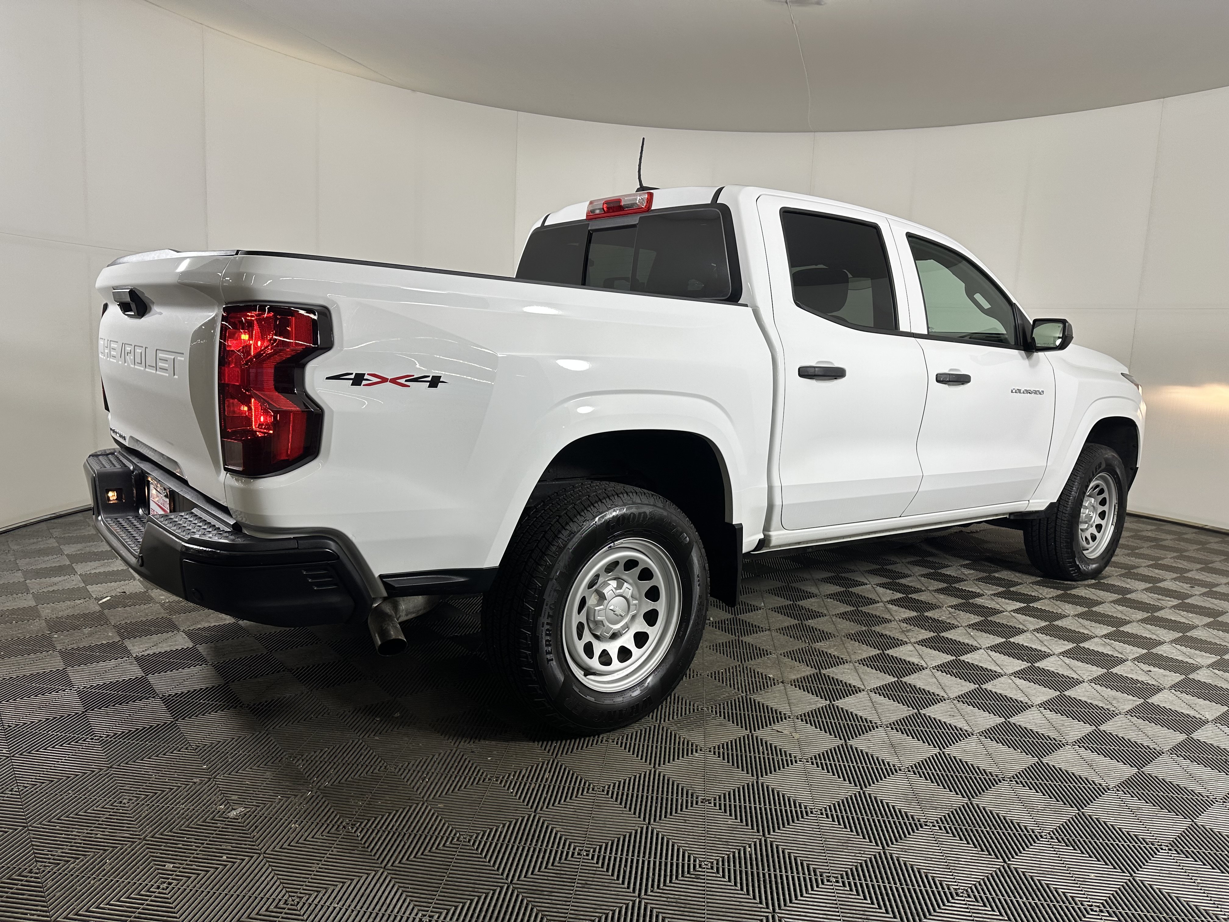 Used 2023 Chevrolet Colorado W/T w/ Safety Package AWD/4WD image 4