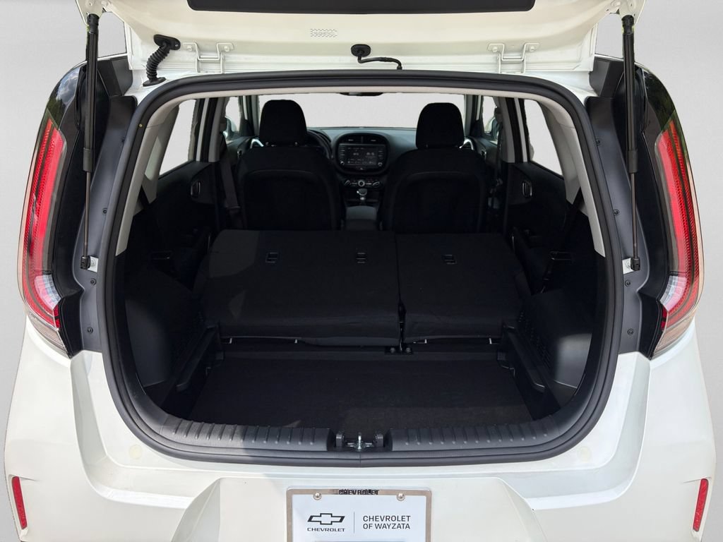 Used 2025 Kia Soul LX w/ LX Technology Package FWD image 29