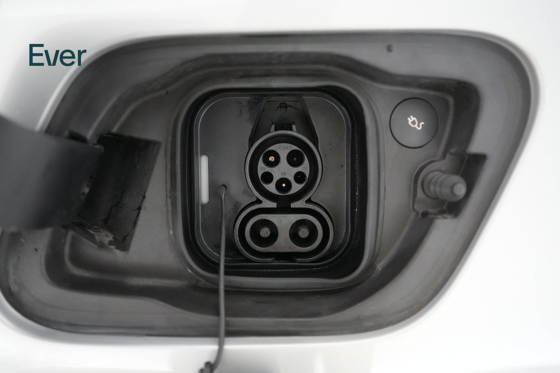 Used 2023 Volvo XC40 Recharge Plus AWD/4WD image 10