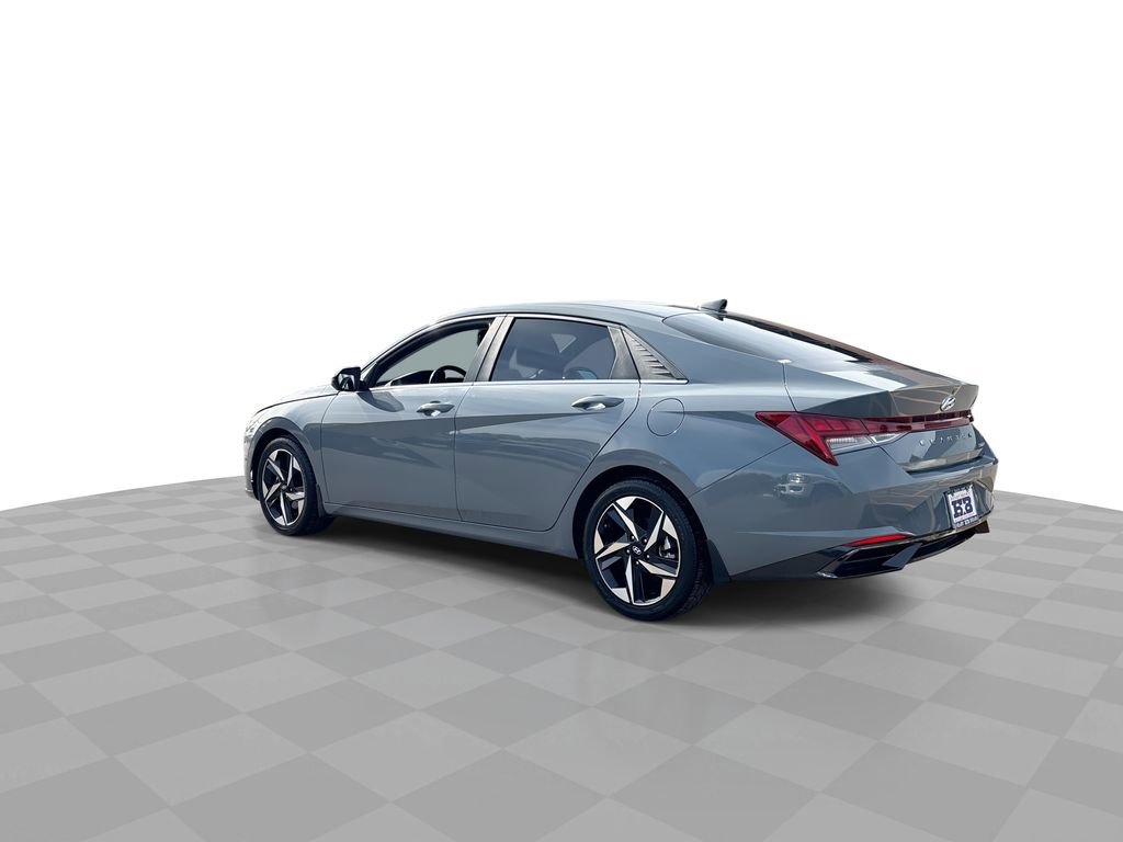 Used 2023 Hyundai Elantra Limited image 7
