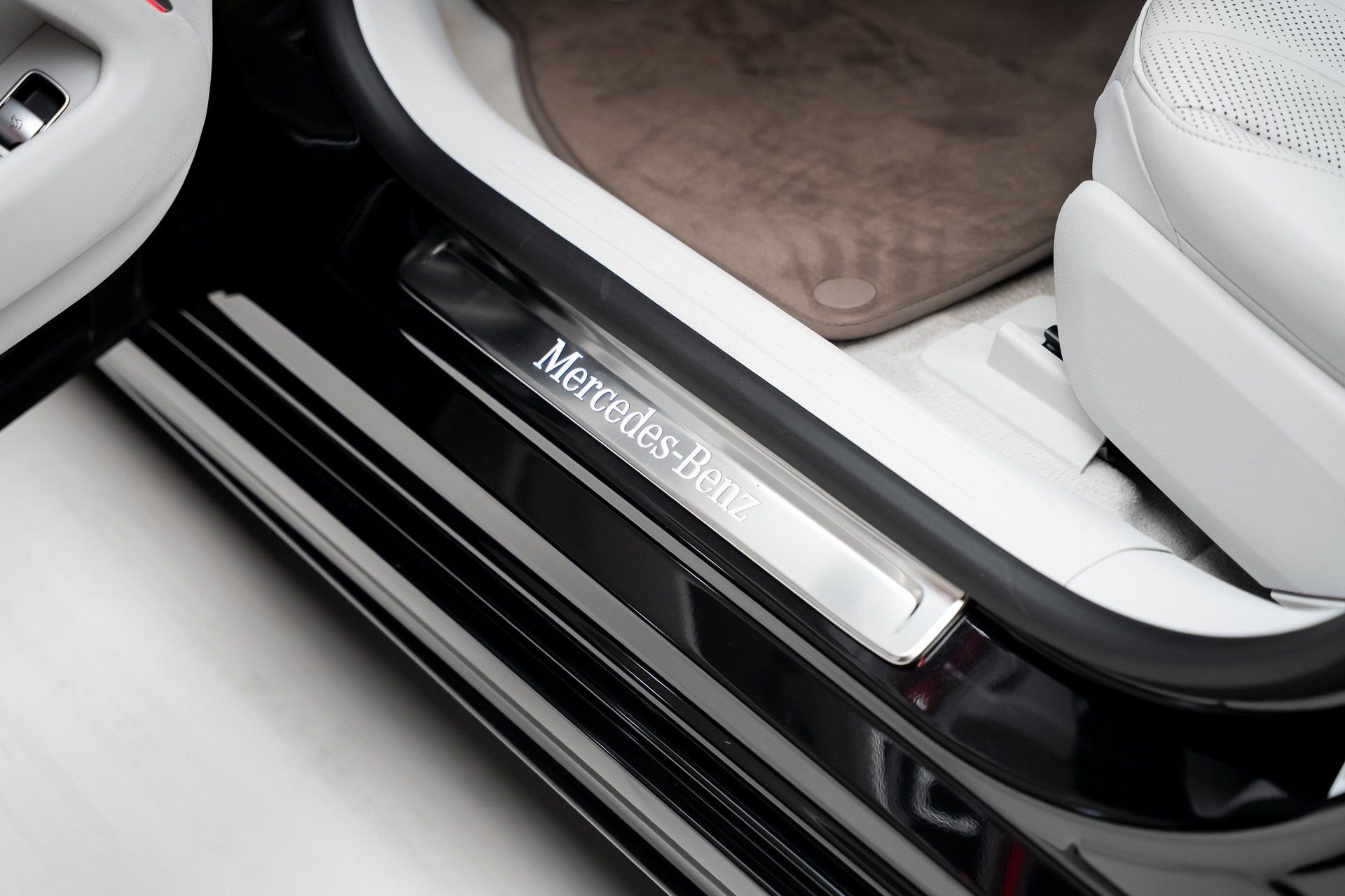 Used 2023 Mercedes-Benz EQS 450+ Sedan w/ AMG Line Exterior Package image 53