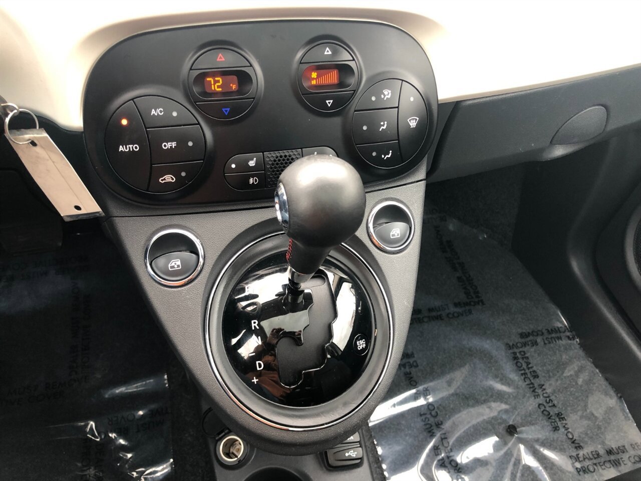Used 2018 FIAT 500 Lounge FWD image 13