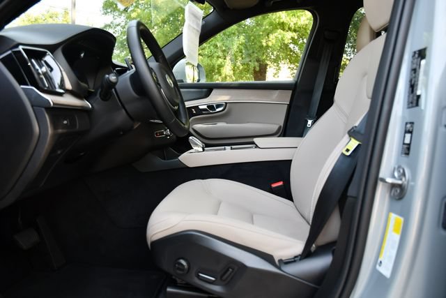 Certified 2026 Volvo XC90 B6 Plus AWD/4WD image 16