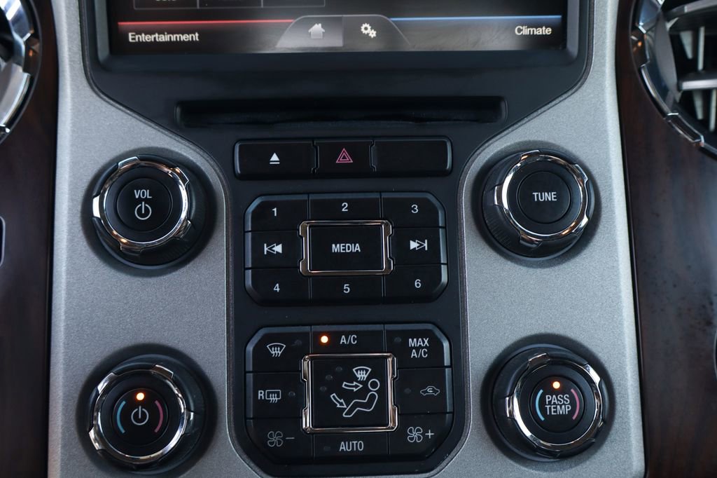 Used 2014 Ford F350 Lariat image 33