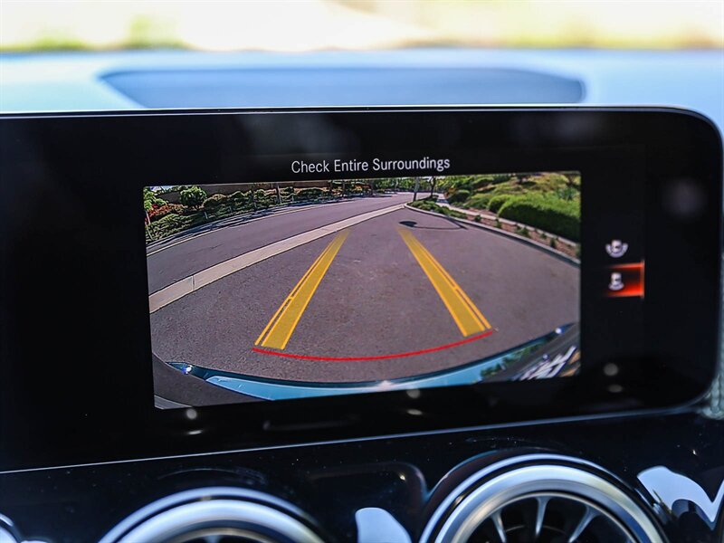 Used 2023 Mercedes-Benz GLB 250 image 28
