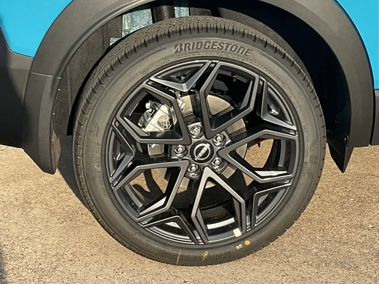 New 2027 Nissan Kicks SR FWD image 7