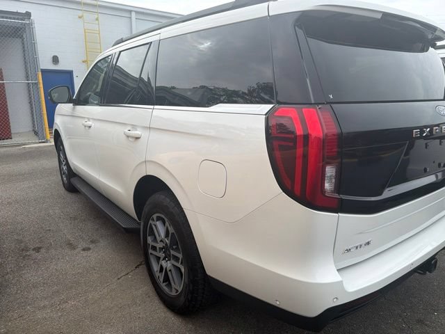 Used 2025 Ford Expedition Active AWD/4WD image 16