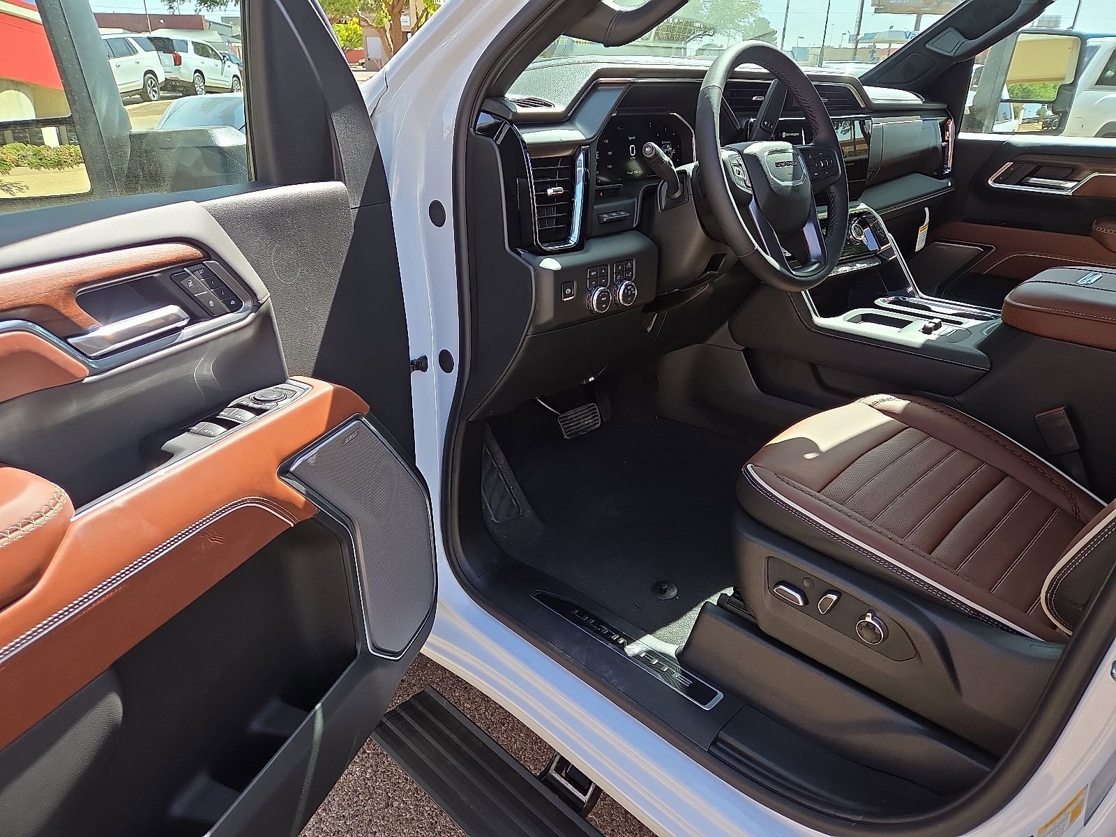 New 2026 GMC Sierra 2500 Denali Ultimate w/ LPO, Black Badging Package AWD/4WD image 10