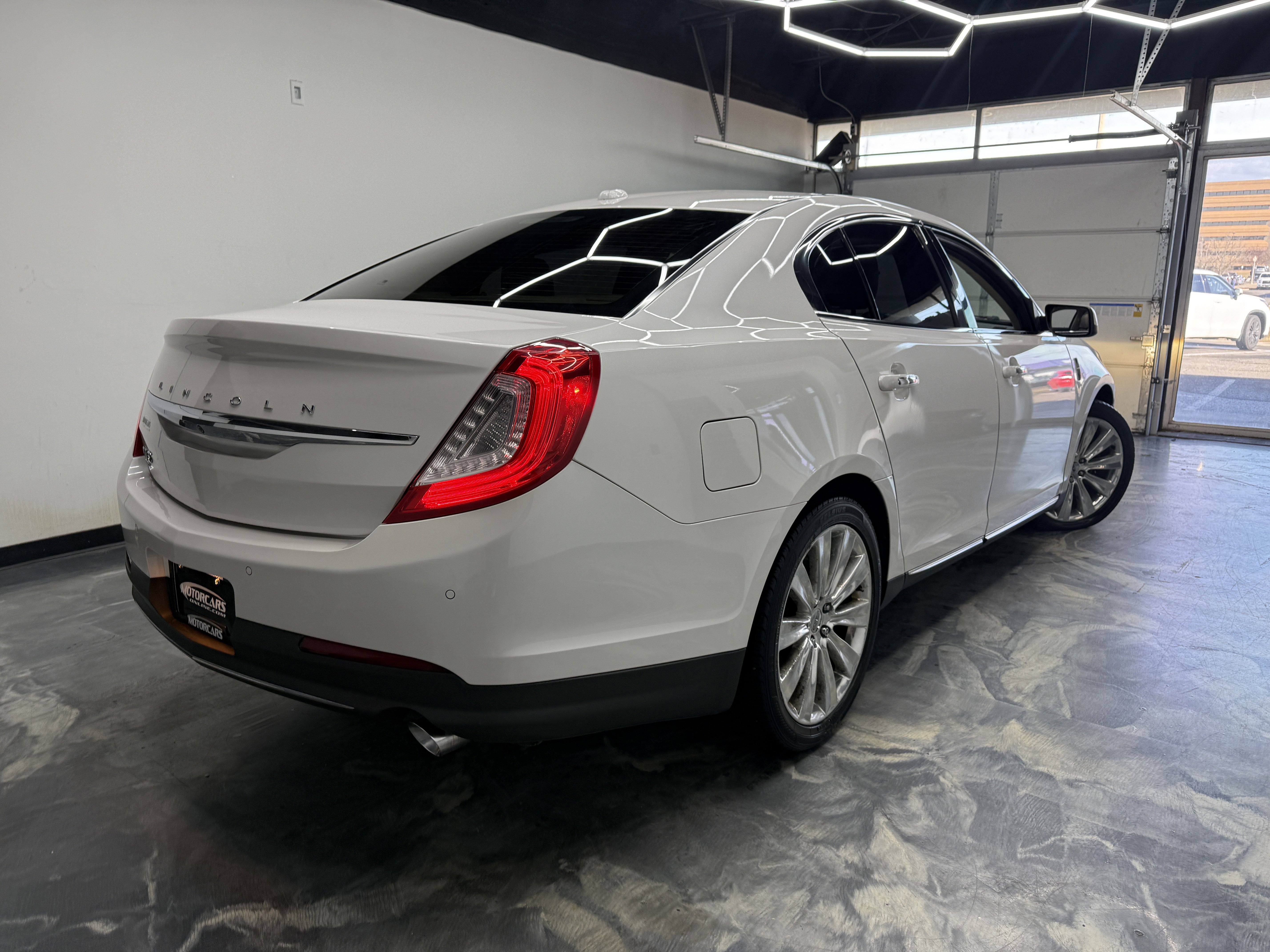 Used 2015 Lincoln MKS AWD w/ Technology Package image 5