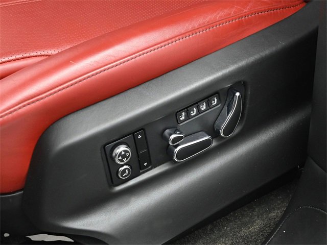 Used 2018 Bentley Bentayga image 14