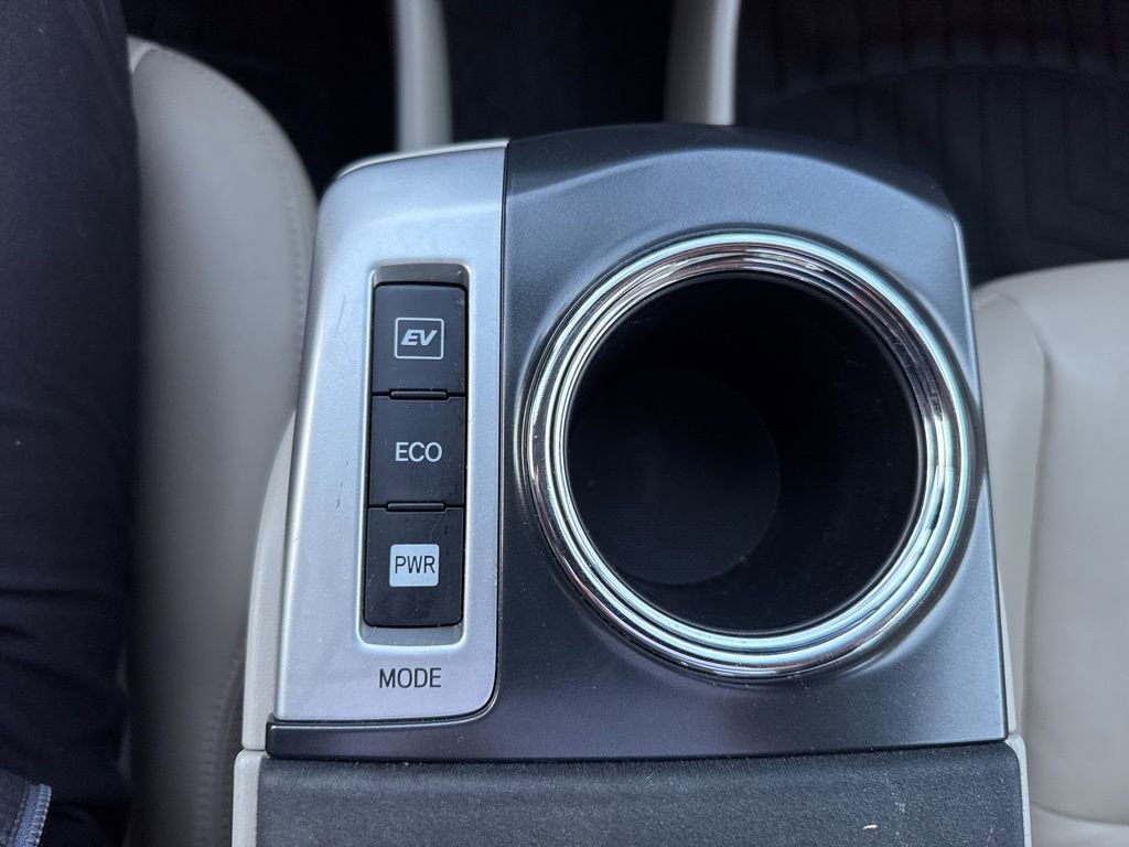 Used 2012 Toyota Prius V Two image 24