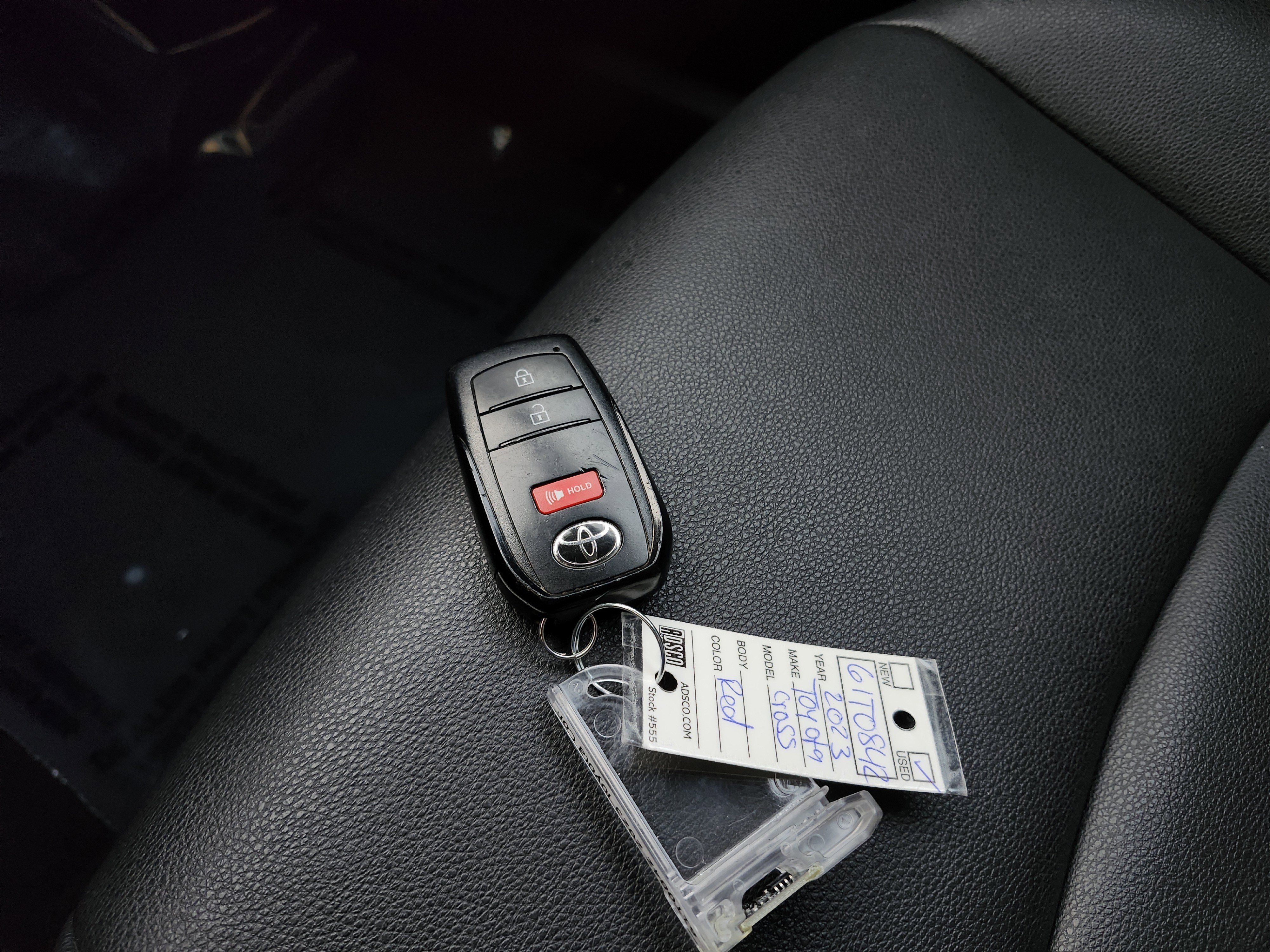 Used 2023 Toyota Corolla Cross XLE image 15