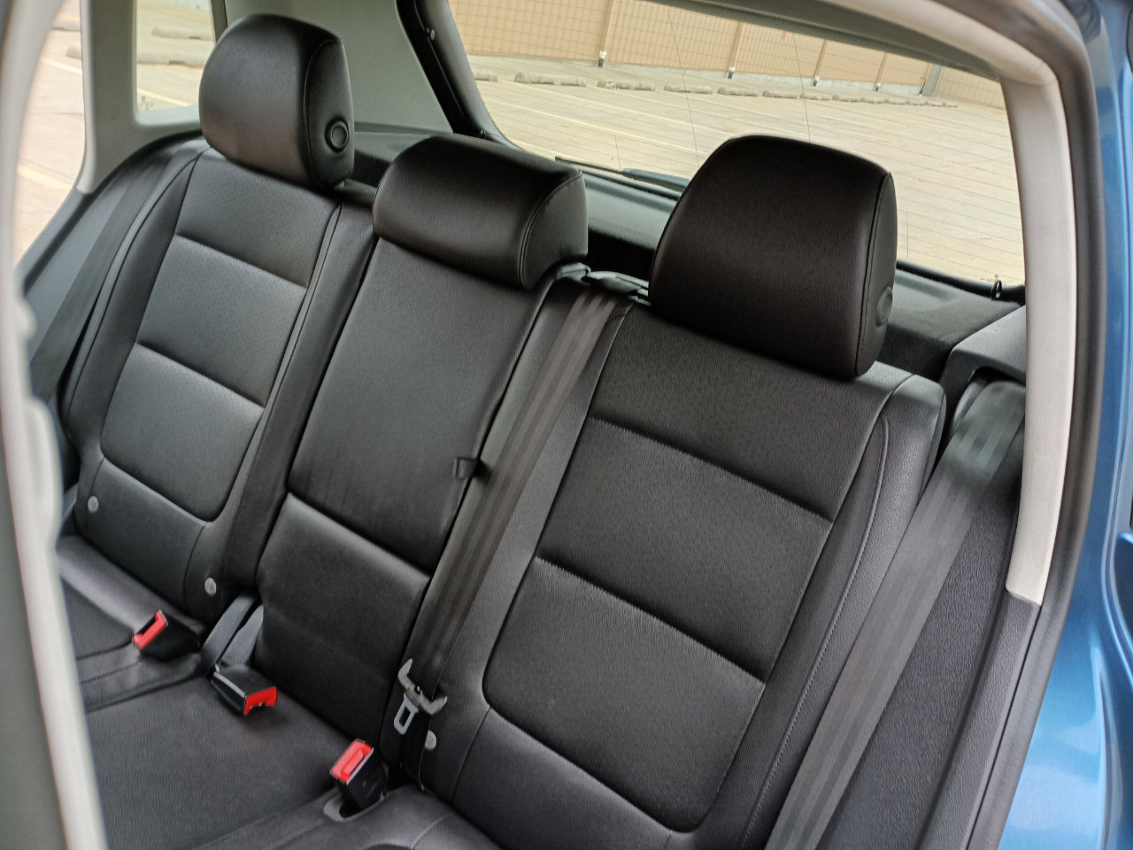 Used 2017 Volkswagen Tiguan S image 11