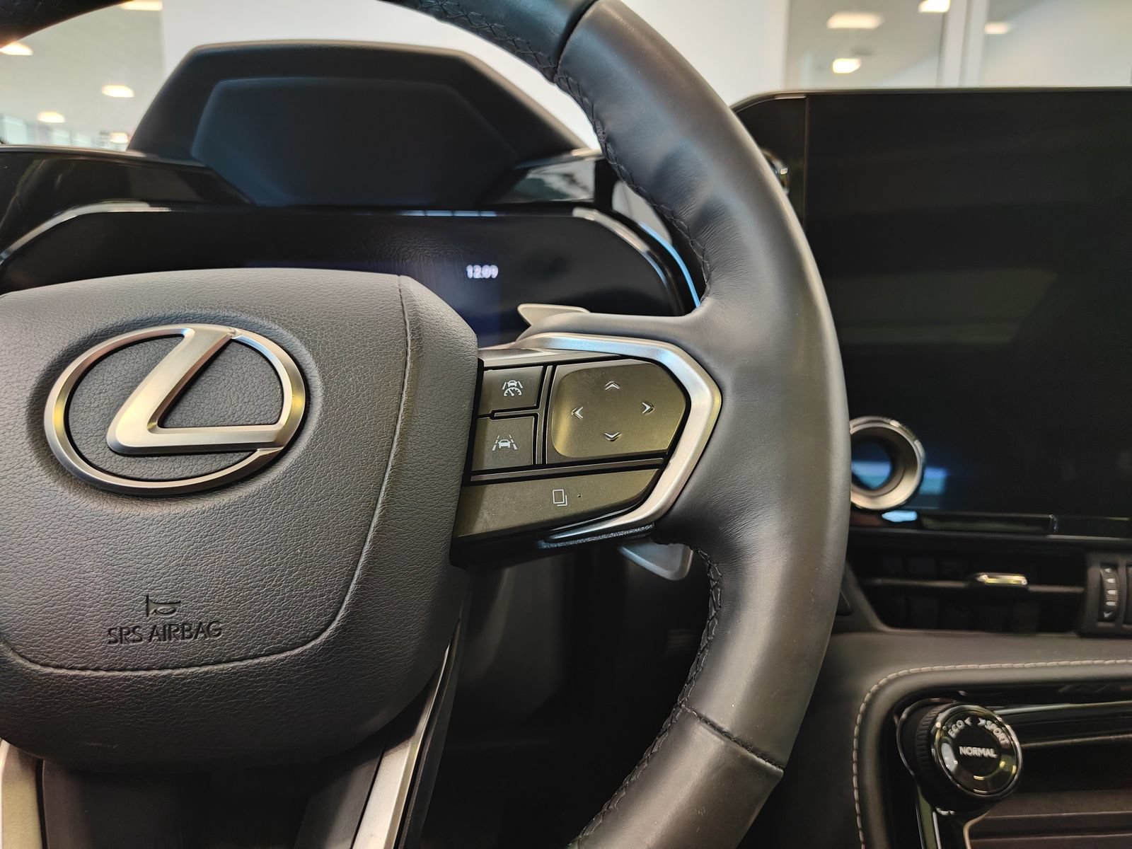 Used 2022 Lexus NX 350h AWD w/ Vision Package image 25