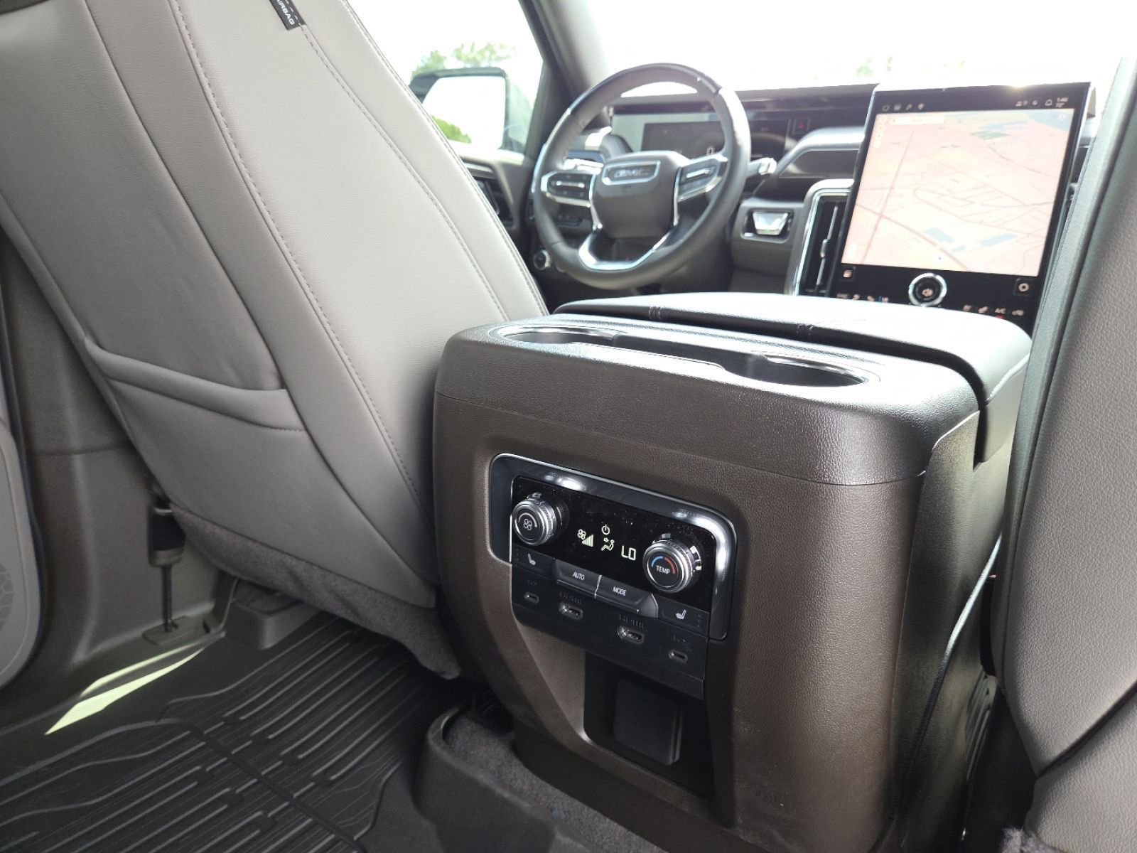 New 2026 GMC Yukon XL Elevation image 31