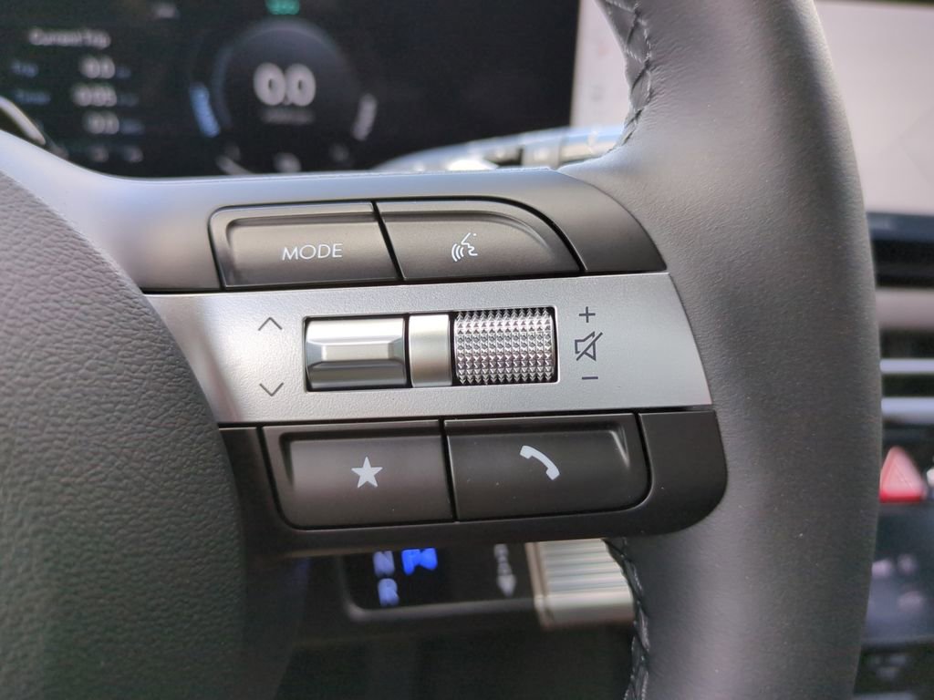 New 2025 Hyundai Tucson Limited image 13