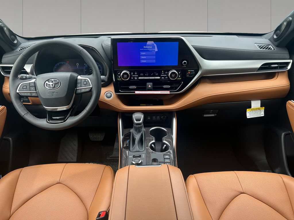New 2026 Toyota Highlander Platinum AWD/4WD image 12