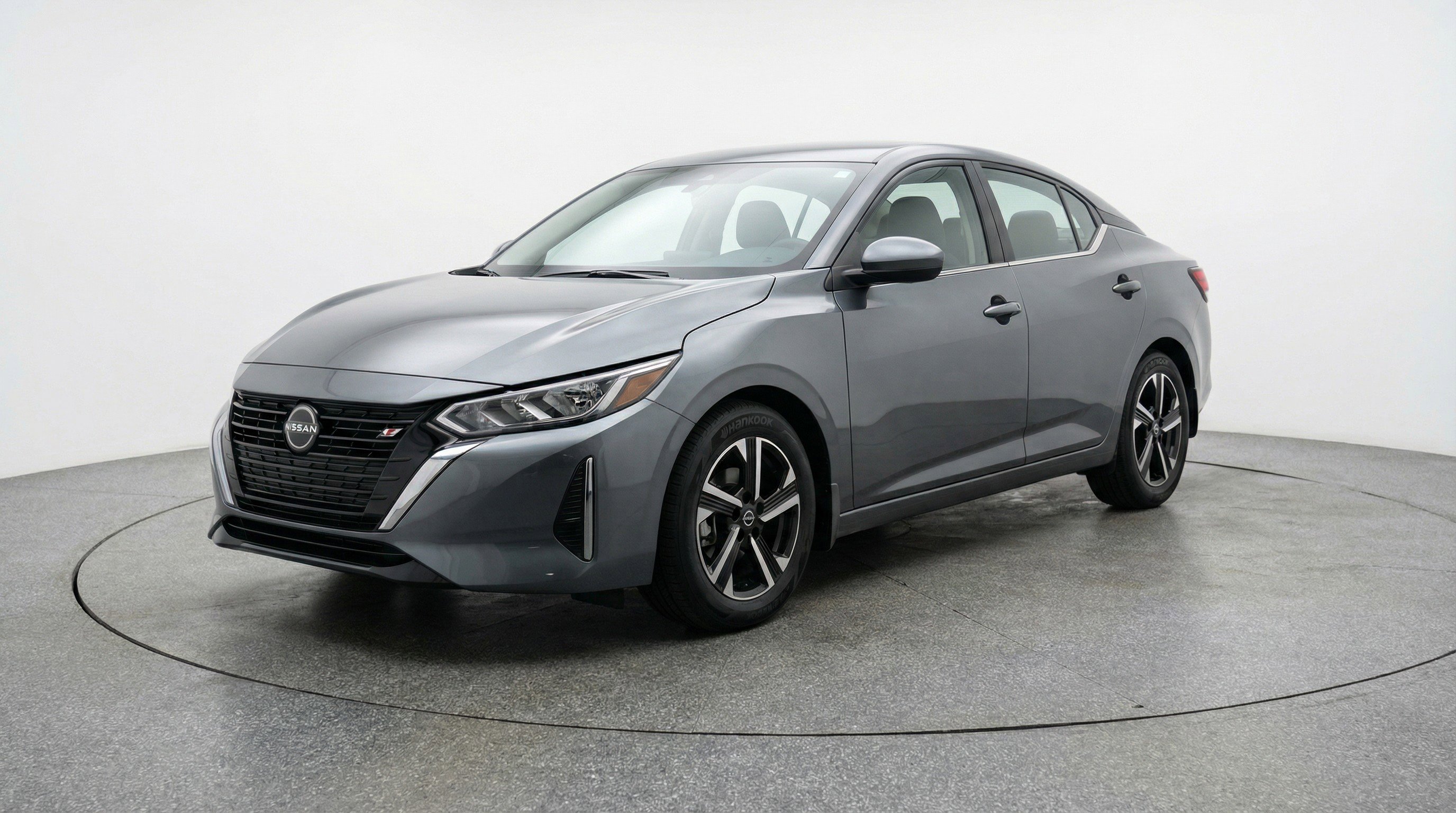 Used 2025 Nissan Sentra SV image 3