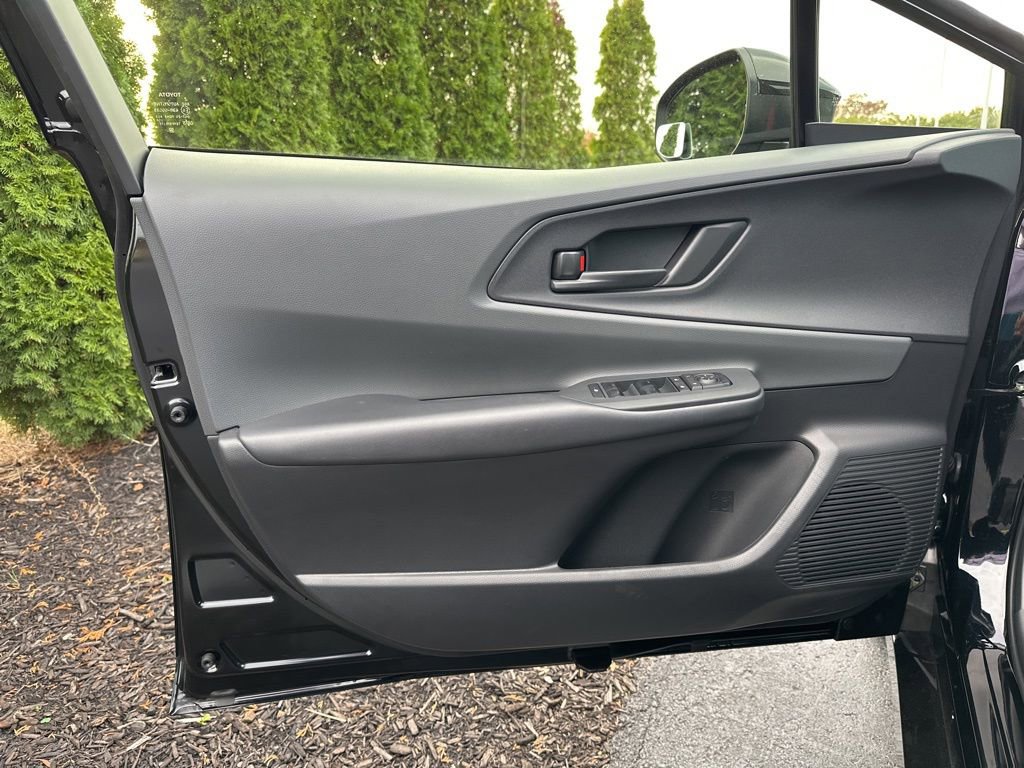 Used 2024 Toyota Prius LE image 8