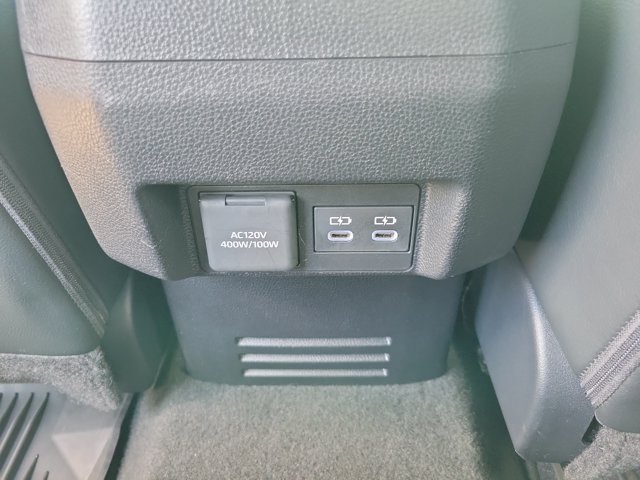 Used 2024 Toyota Tacoma Limited w/ Limited Package (LT) AWD/4WD image 10