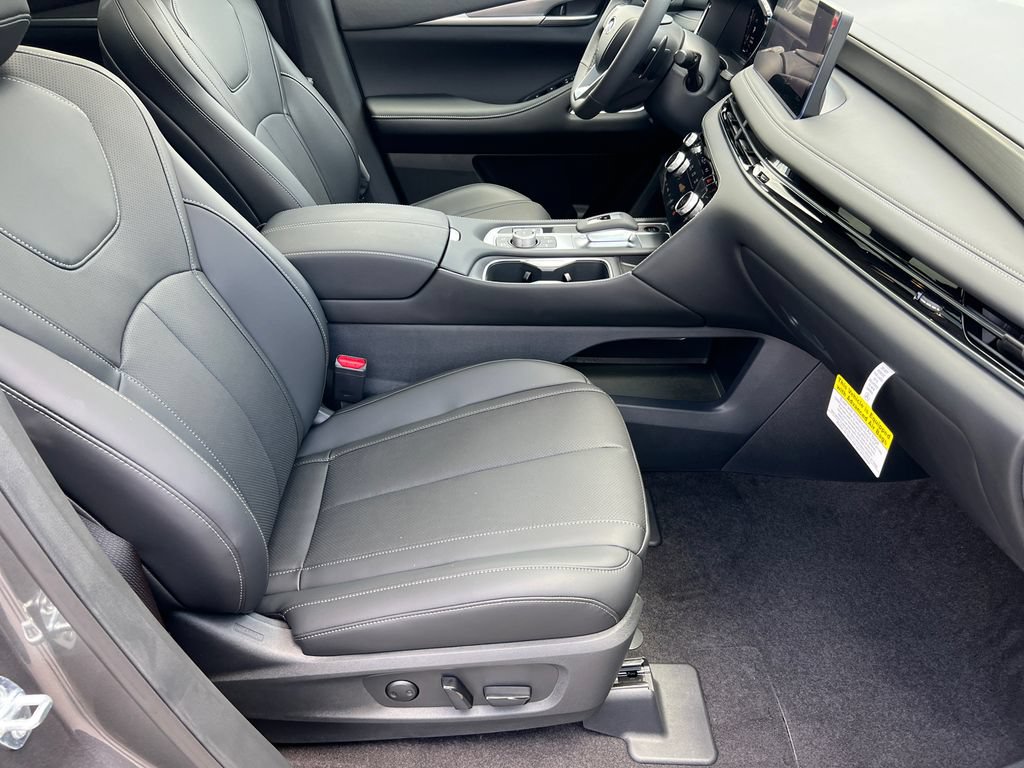 New 2027 INFINITI QX60 Luxe w/ Cargo Package FWD image 15