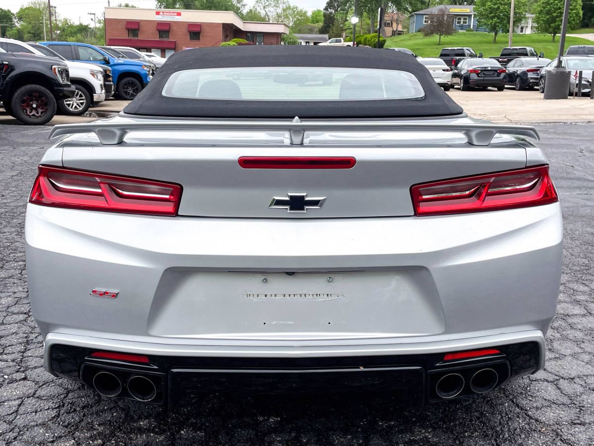 Used 2018 Chevrolet Camaro SS w/ LPO, Ground Effects Package RWD image 8