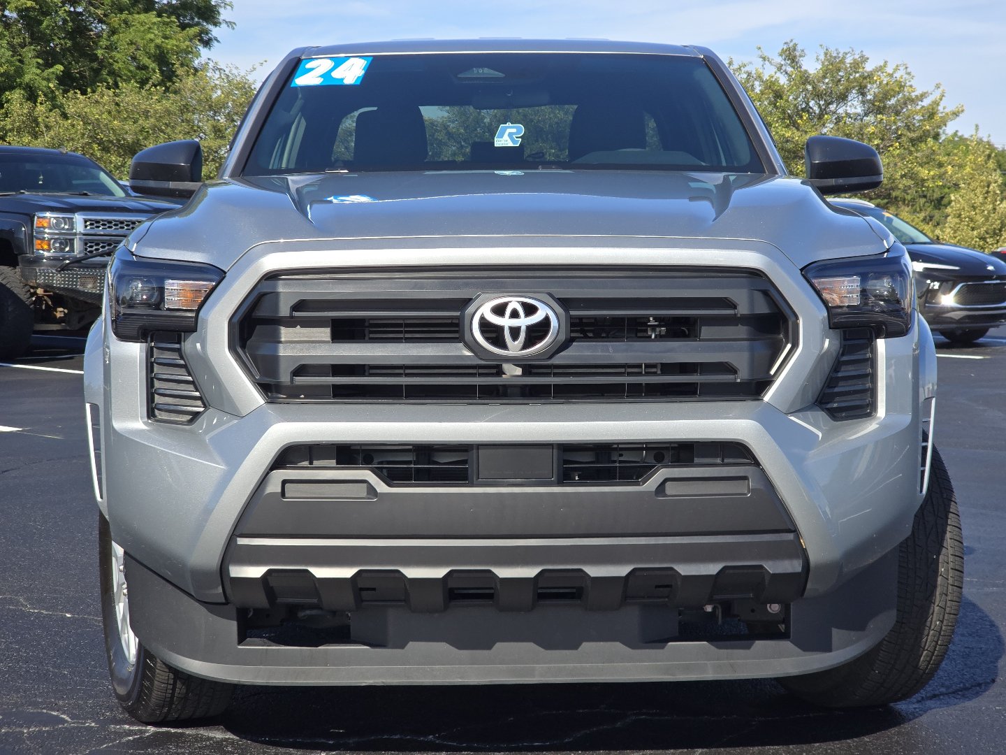 Used 2024 Toyota Tacoma SR AWD/4WD image 11