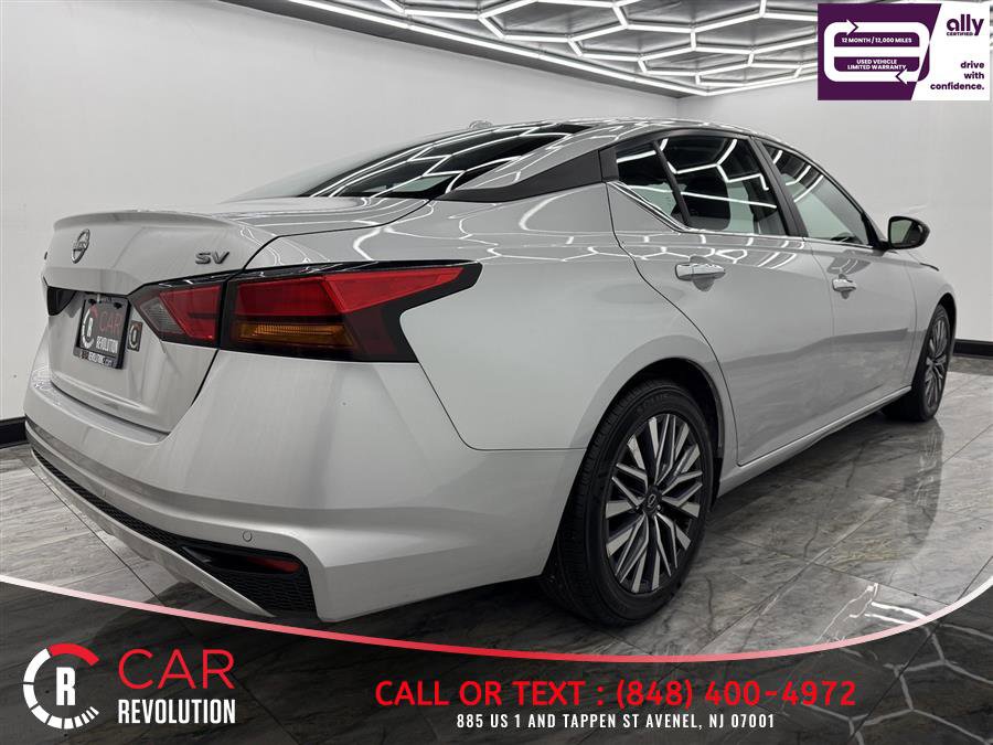 Used 2024 Nissan Altima 2.5 SV FWD image 8