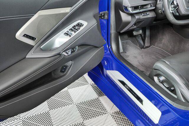 Used 2025 Chevrolet Corvette Stingray Preferred Conv RWD image 8