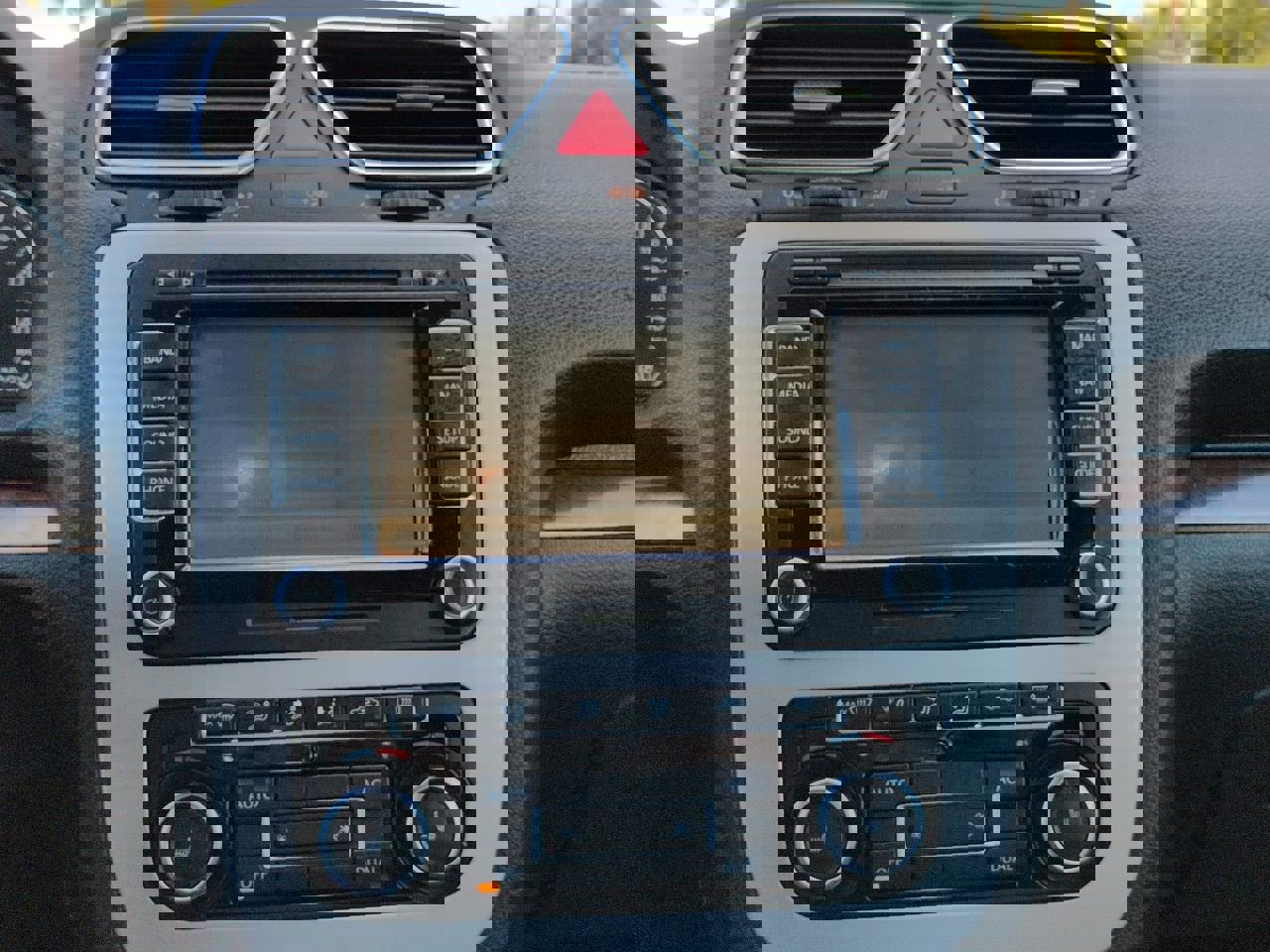 Used 2012 Volkswagen Eos Executive image 18