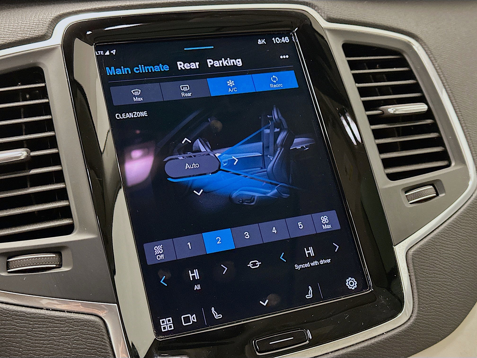 Used 2023 Volvo XC90 B6 Core w/ Protection Package Premier image 24