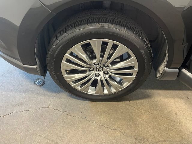 Used 2021 Toyota Venza XLE w/ Carpet Mat Package (TMS) AWD/4WD image 30