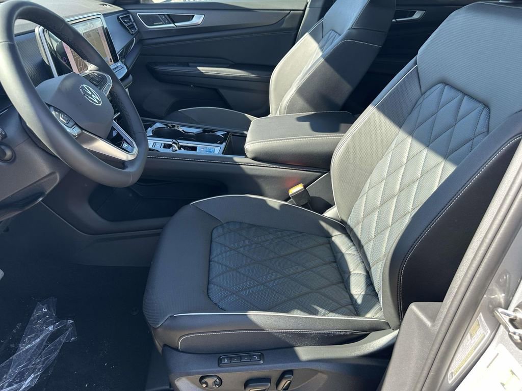 New 2026 Volkswagen Atlas Cross Sport SEL Premium R-Line image 16