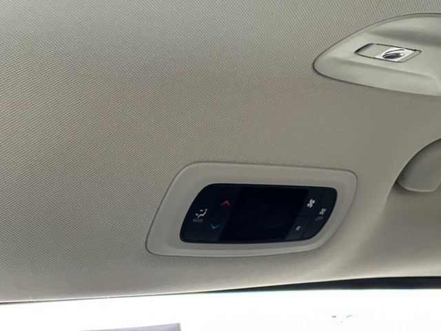 Used 2022 Chrysler Voyager LX FWD image 27