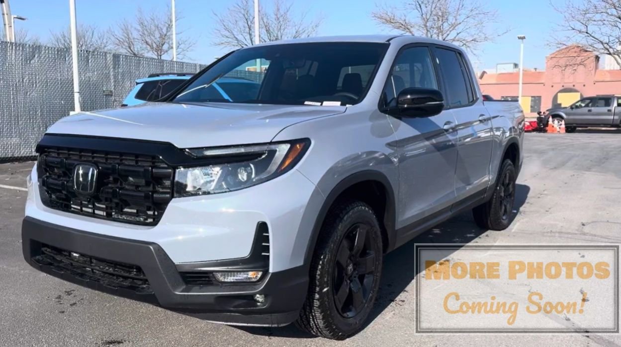 Used 2025 Honda Ridgeline Black Edition image 1