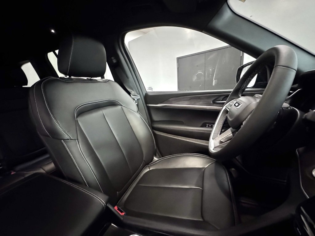 New 2025 Jeep Grand Cherokee Limited image 21