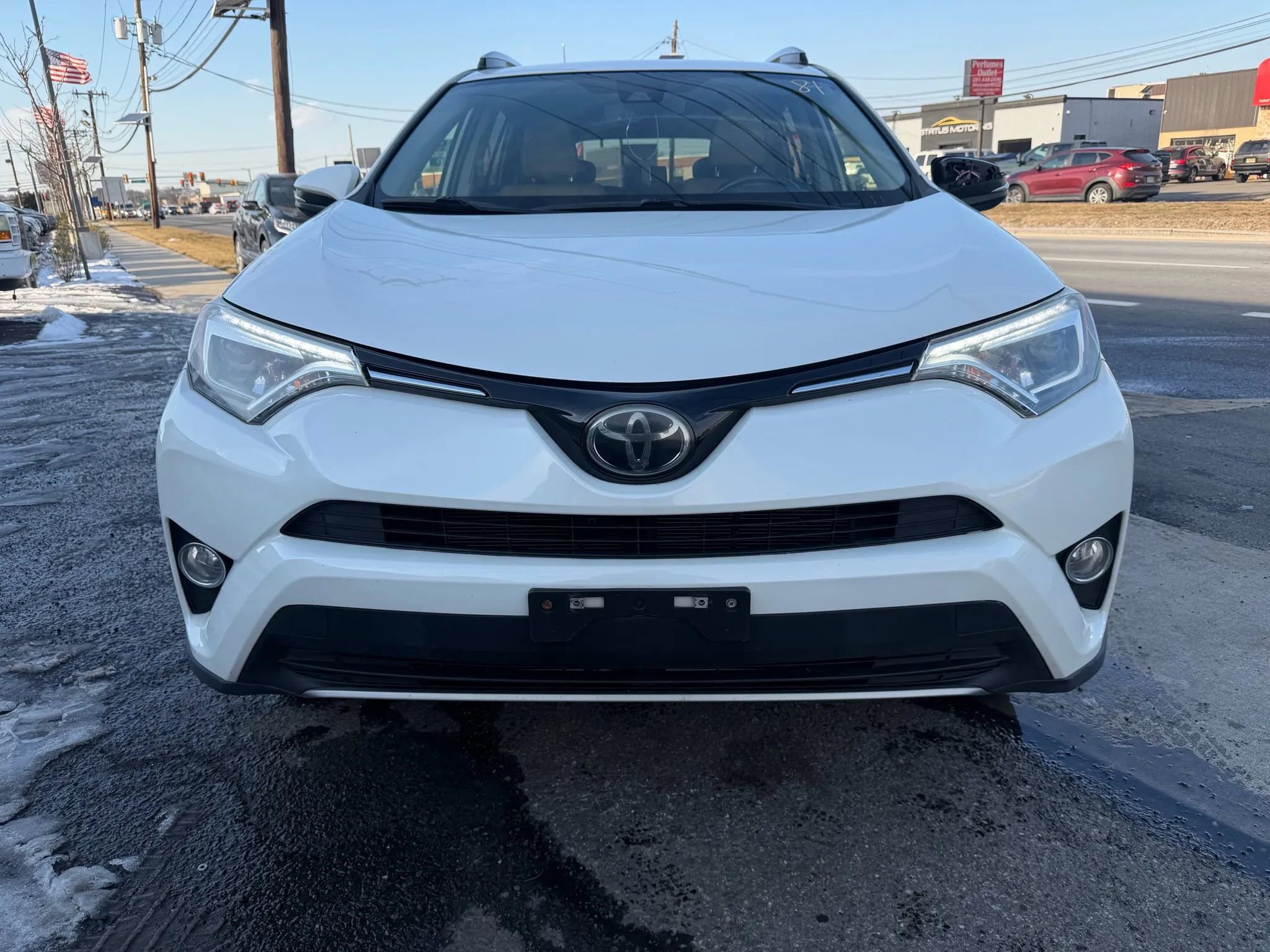 Used 2018 Toyota RAV4 Limited AWD/4WD image 2