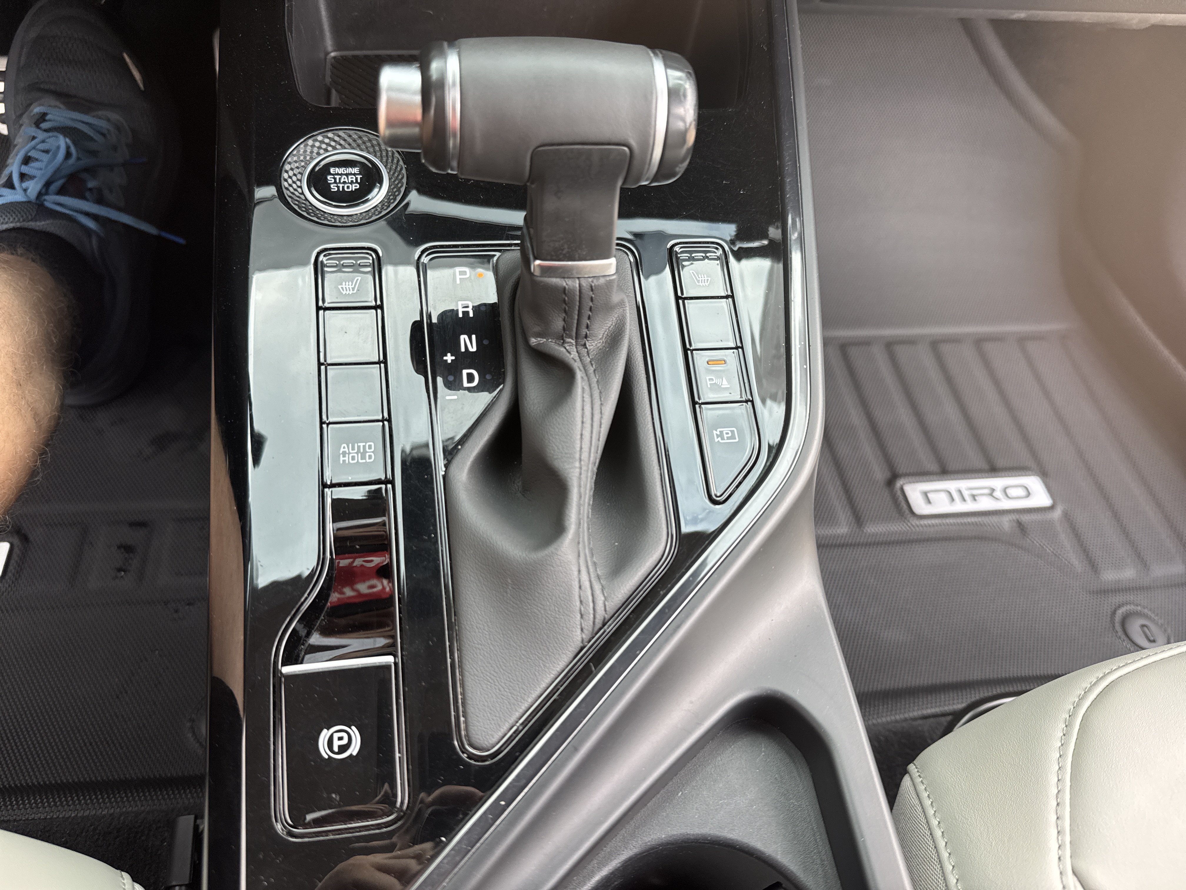 Used 2024 Kia Niro EX Touring FWD image 18