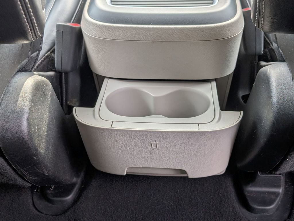 Used 2023 Chrysler Pacifica Touring-L image 42