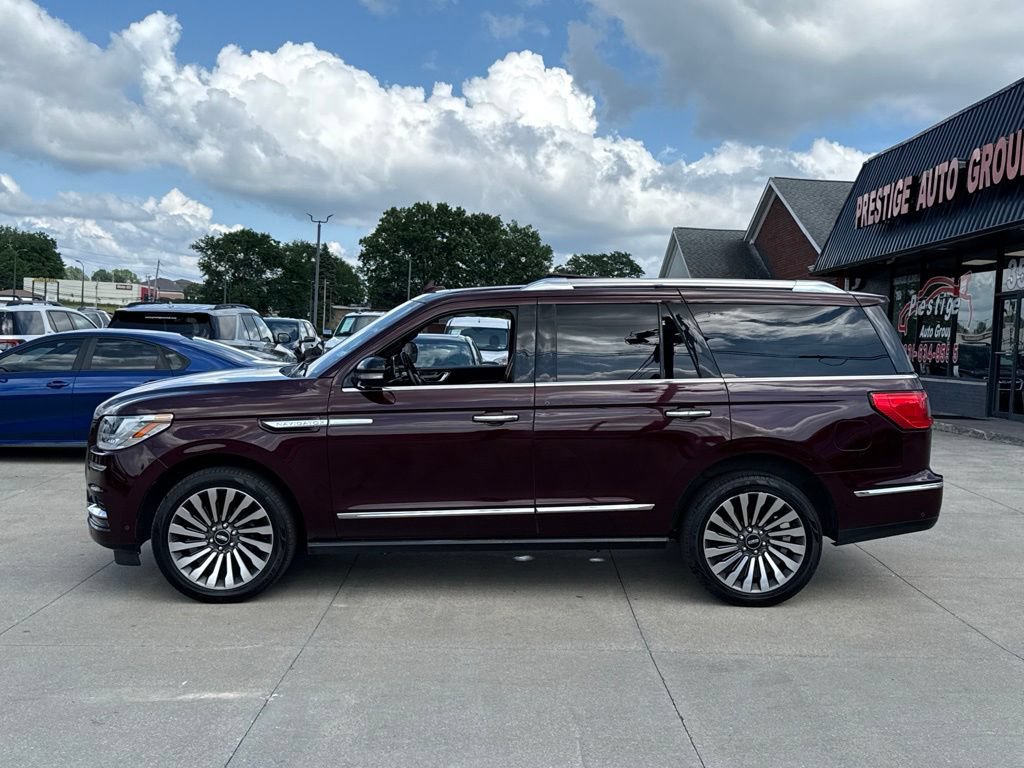 Used 2019 Lincoln Navigator Reserve AWD/4WD image 3