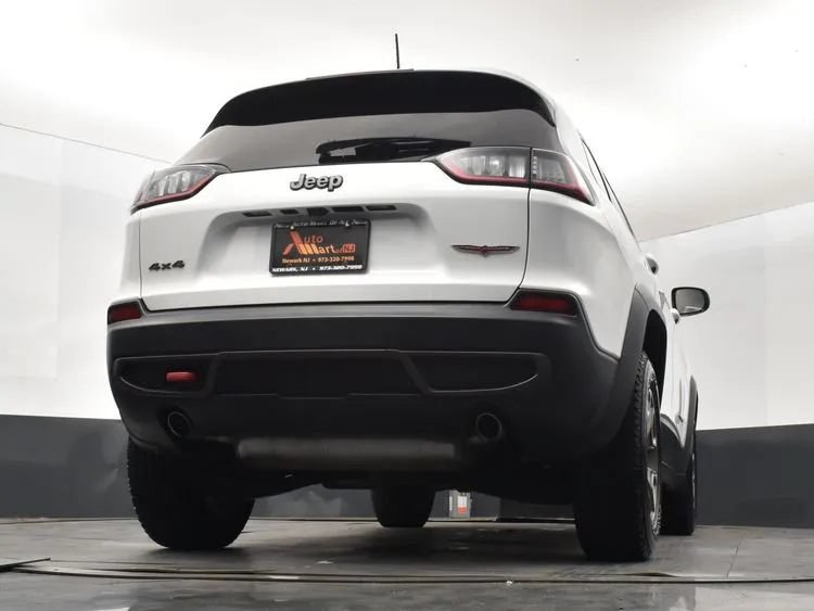 Used 2022 Jeep Cherokee Trailhawk w/ Technology Group B AWD/4WD image 13