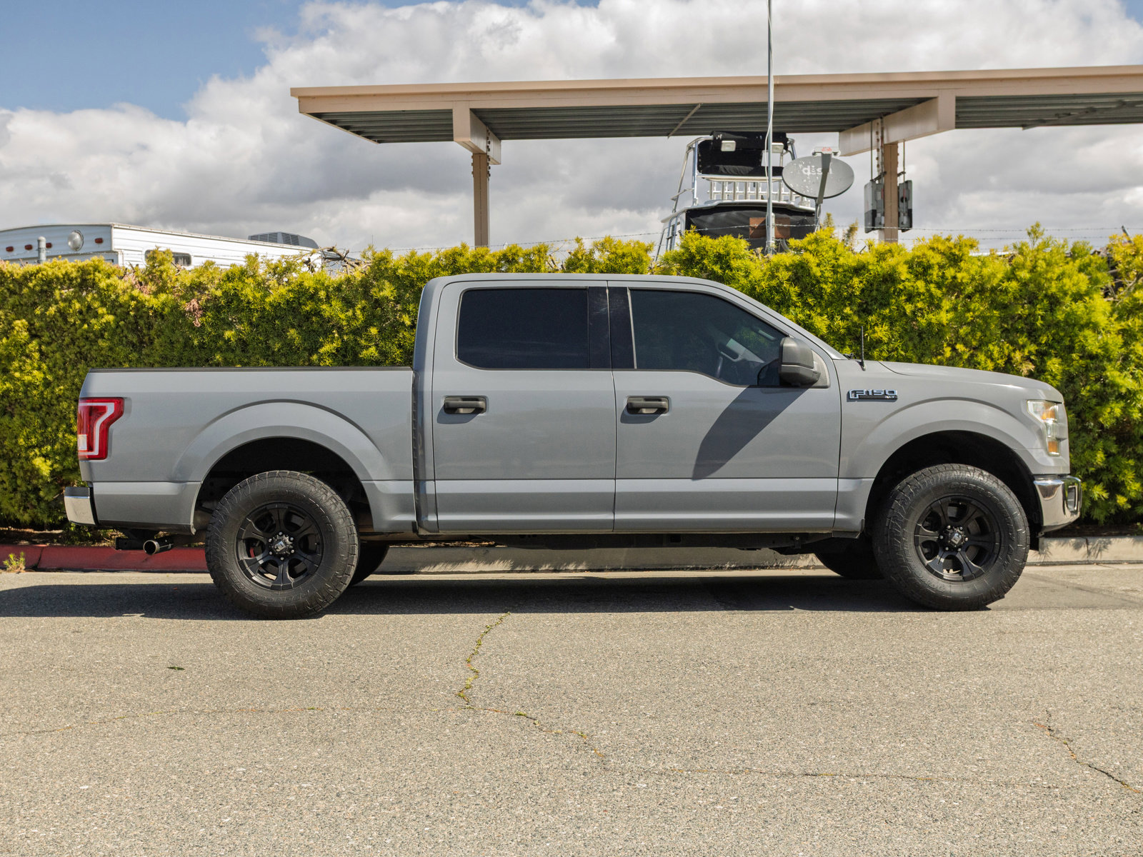 Used 2015 Ford F150 XLT RWD image 4