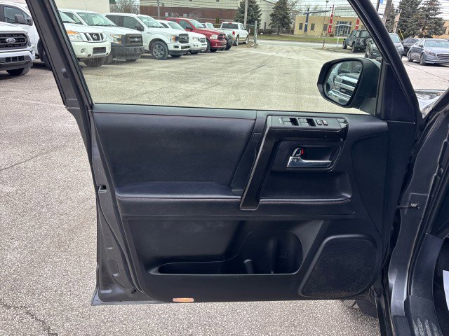 Used 2021 Toyota 4Runner Venture image 9